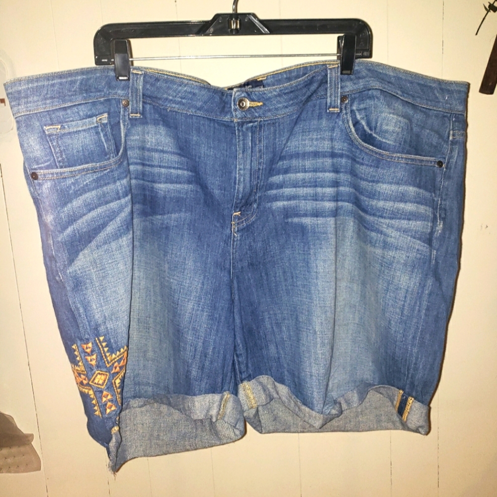 Plus Size 24 LUCKY Brand Denim Jean Shorts Embroidered Womens
